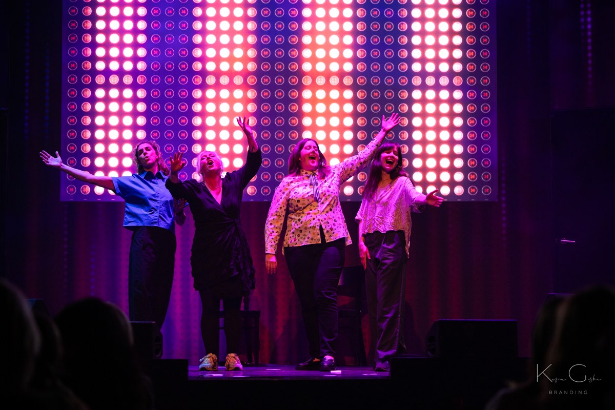 Boom Chicago all female cast
